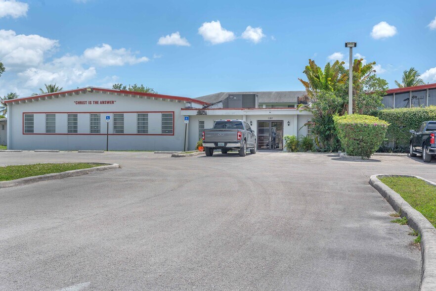 1180 NW 99th St, Miami, FL à vendre - Photo de l’immeuble – Image 3 sur 8