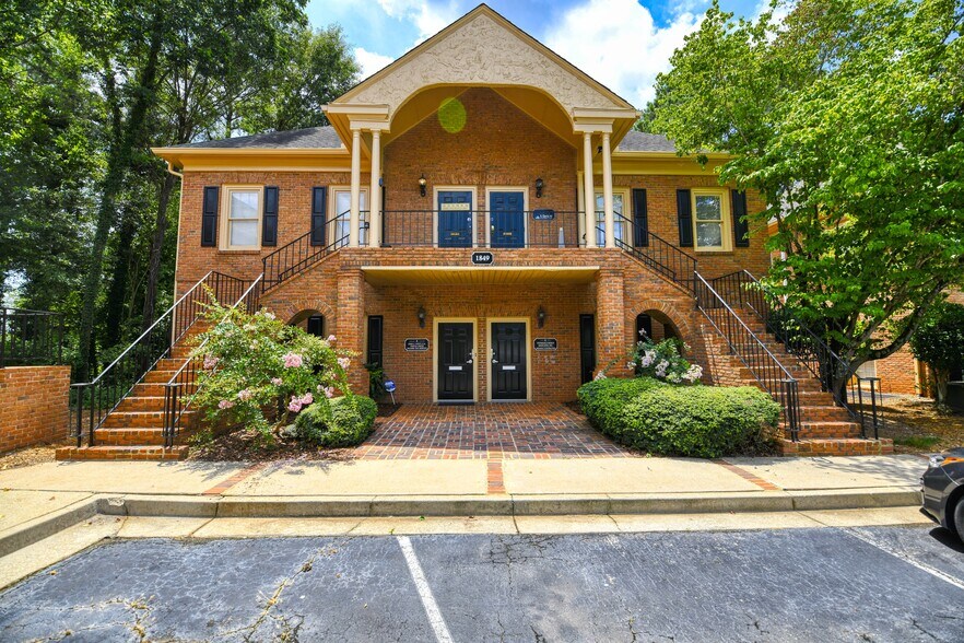 1849 Peeler Rd, Dunwoody, GA à louer - Photo de l’immeuble – Image 3 sur 20