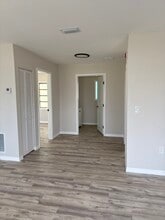 36931 State Road 54, Zephyrhills, FL à louer Photo intérieure– Image 2 sur 3