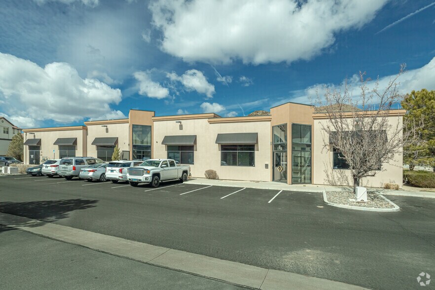 8725 Technology Way, Reno, NV à louer - Photo de l’immeuble – Image 3 sur 5