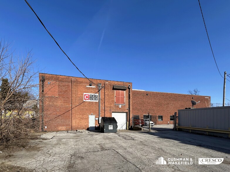 1893 E 55th St, Cleveland, OH à vendre - Photo de l’immeuble – Image 2 sur 16