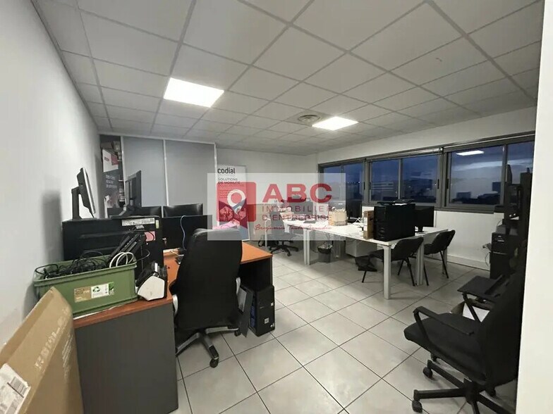 Bureau dans Vendargues à louer - Photo intérieure – Image 3 sur 8