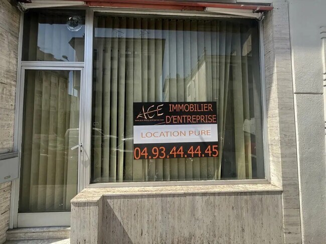 Plus de détails pour Local commercial à louer