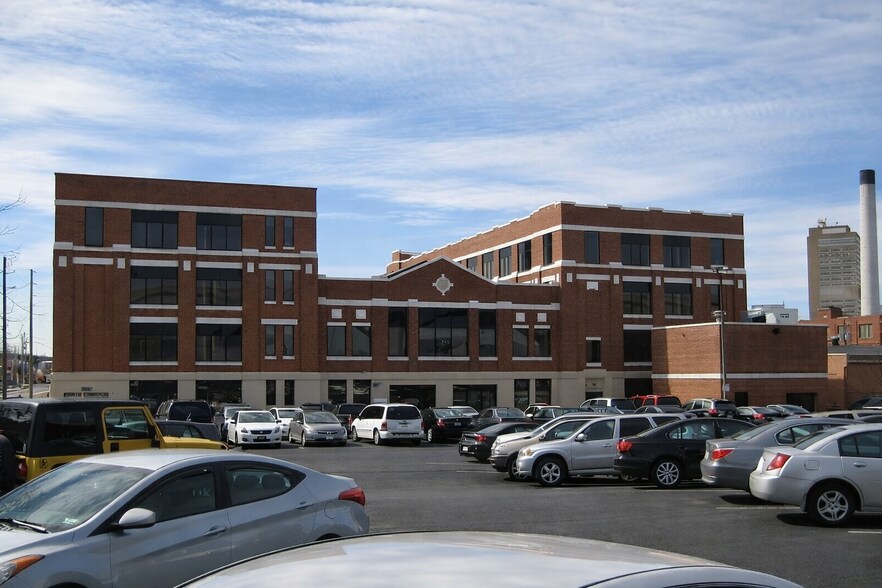 100 N Cameron St, Harrisburg, PA à louer - Photo de l’immeuble – Image 3 sur 8