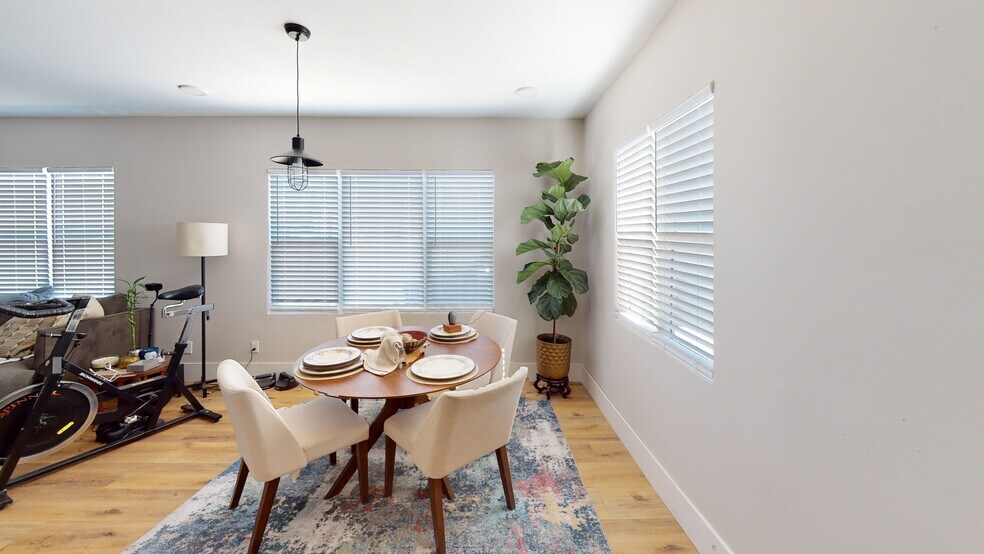 940 Martin Luther King Jr Ave, Long Beach, CA à vendre - Numérisation 3D Matterport – Image 3 sur 9