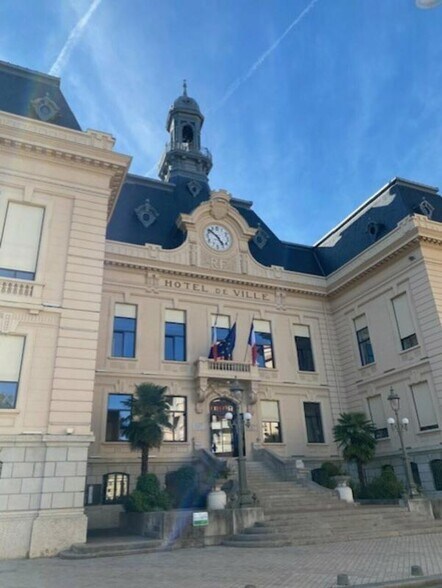 Bureau dans Villefranche-sur-Saône à louer - Photo de l’immeuble – Image 3 sur 3