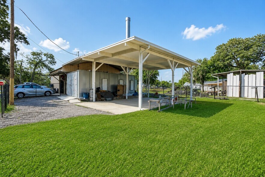 10 Barry Ave, Mascotte, FL à vendre - Photo de l’immeuble – Image 3 sur 11