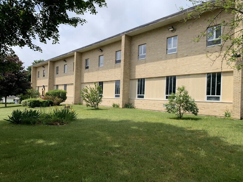 630 Rathbun St, Blackstone, MA à vendre - Photo de l’immeuble – Image 2 sur 7
