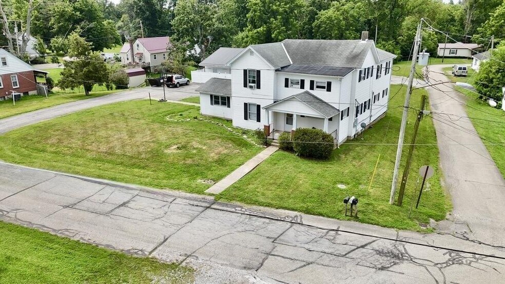 121 Charles St, Sardinia, OH à vendre - Photo principale – Image 1 sur 18