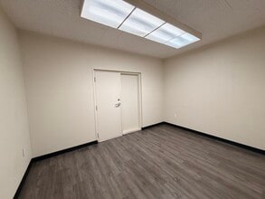 1818 Industrial Rd, Las Vegas, NV à louer Photo intérieure– Image 1 sur 4