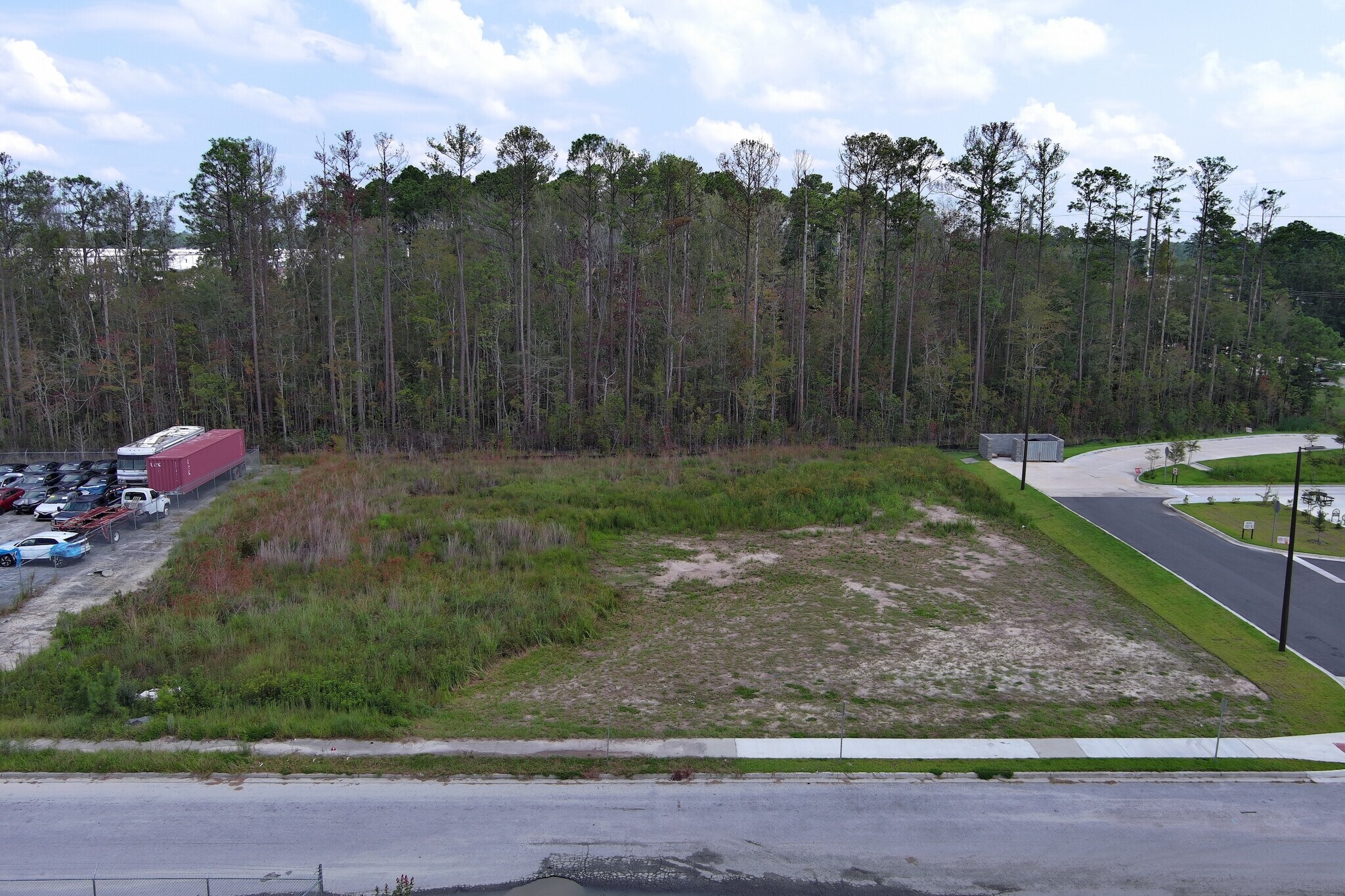 102 Jim Benton Ct, Port Wentworth, GA à vendre Photo de l’immeuble– Image 1 sur 5