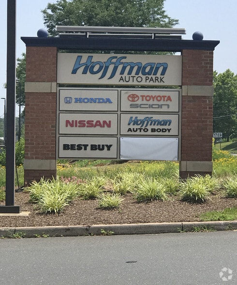 44-46 Albany Tpke, West Simsbury, CT à louer - Photo de l’immeuble – Image 2 sur 2