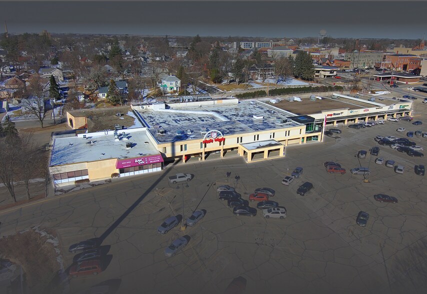 130-300 McGregor Plz, Platteville, WI à vendre - Photo de l’immeuble – Image 2 sur 9