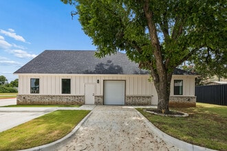 908 Cresthaven Dr, Euless, TX à louer Photo de l’immeuble– Image 2 sur 25