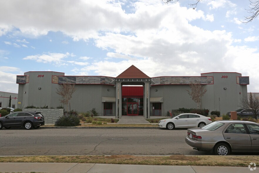 300-304 E Avenue K6, Lancaster, CA à louer - Photo de l’immeuble – Image 3 sur 6
