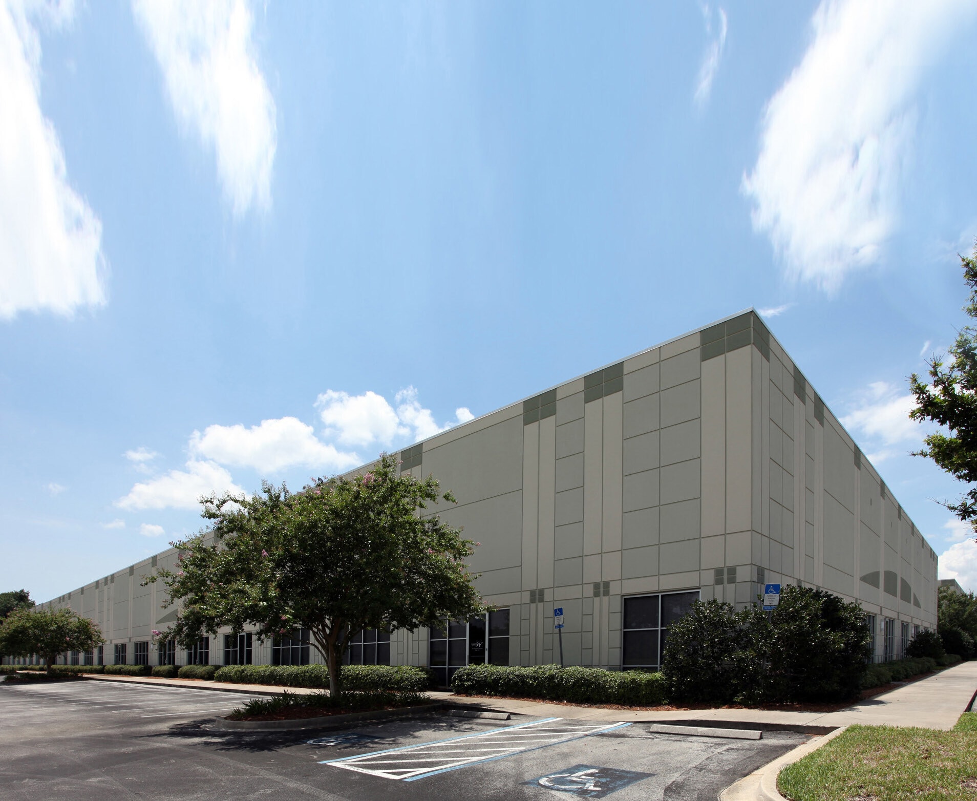 6500 Bowden Rd, Jacksonville, FL à louer Photo de l’immeuble– Image 1 sur 2
