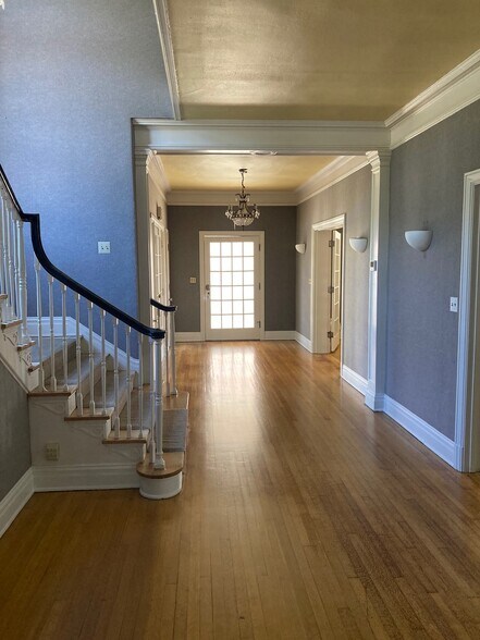 2175 North Ave, Beaumont, TX à louer - Photo intérieure – Image 2 sur 5