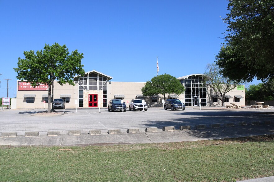 8531 W Loop 1604 N, San Antonio, TX à vendre - Photo de l’immeuble – Image 1 sur 18