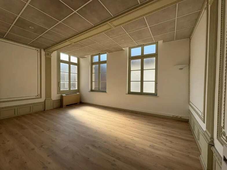 Bureau dans Amiens à louer - Photo de l’immeuble – Image 1 sur 10