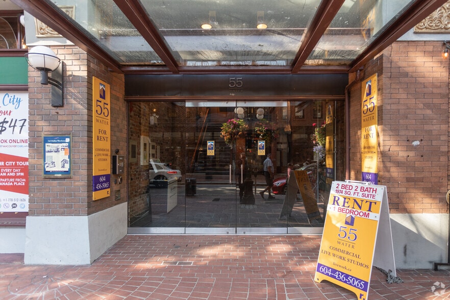 55 Water St, Vancouver, BC à louer - Photo de l’immeuble – Image 2 sur 15