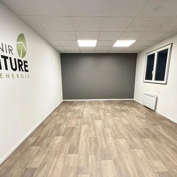 Industriel/Logistique dans Saint-Brice-Courcelles à louer - Photo de l’immeuble – Image 2 sur 2