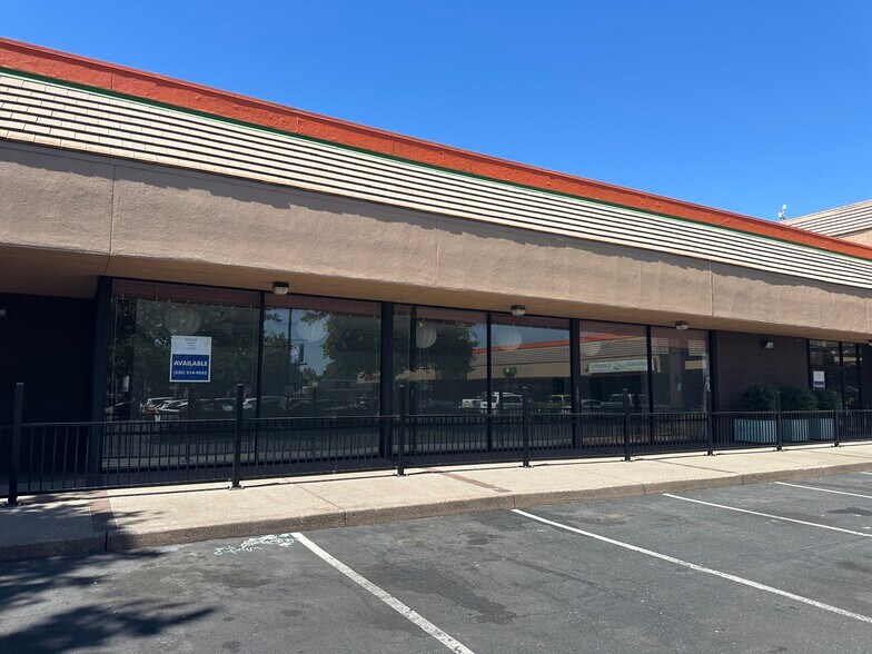2540 Esplanade, Chico, CA à louer - Photo de l’immeuble – Image 3 sur 12