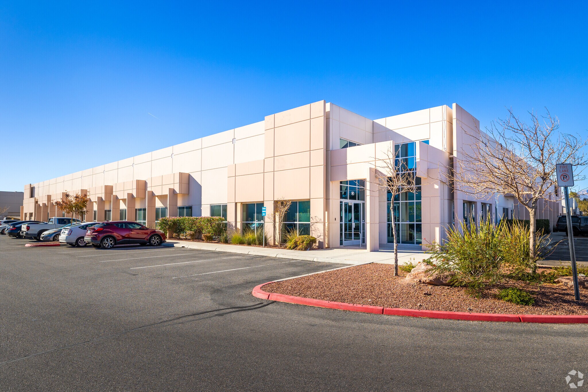 2455 W Cheyenne Ave, North Las Vegas, NV à louer Photo principale– Image 1 sur 33