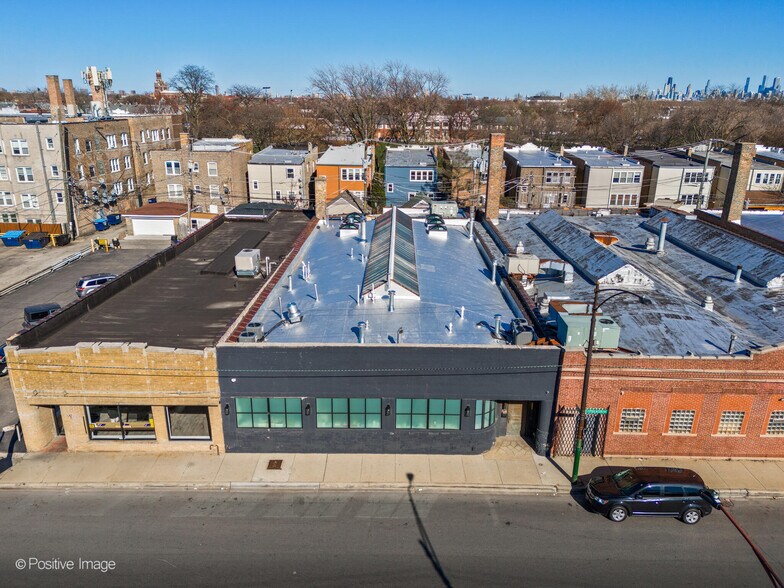 2733 N Pulaski Rd, Chicago, IL à vendre - Photo de l’immeuble – Image 2 sur 48