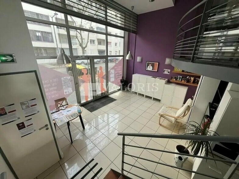 Bureau dans Lyon à vendre - Photo de l’immeuble – Image 3 sur 9