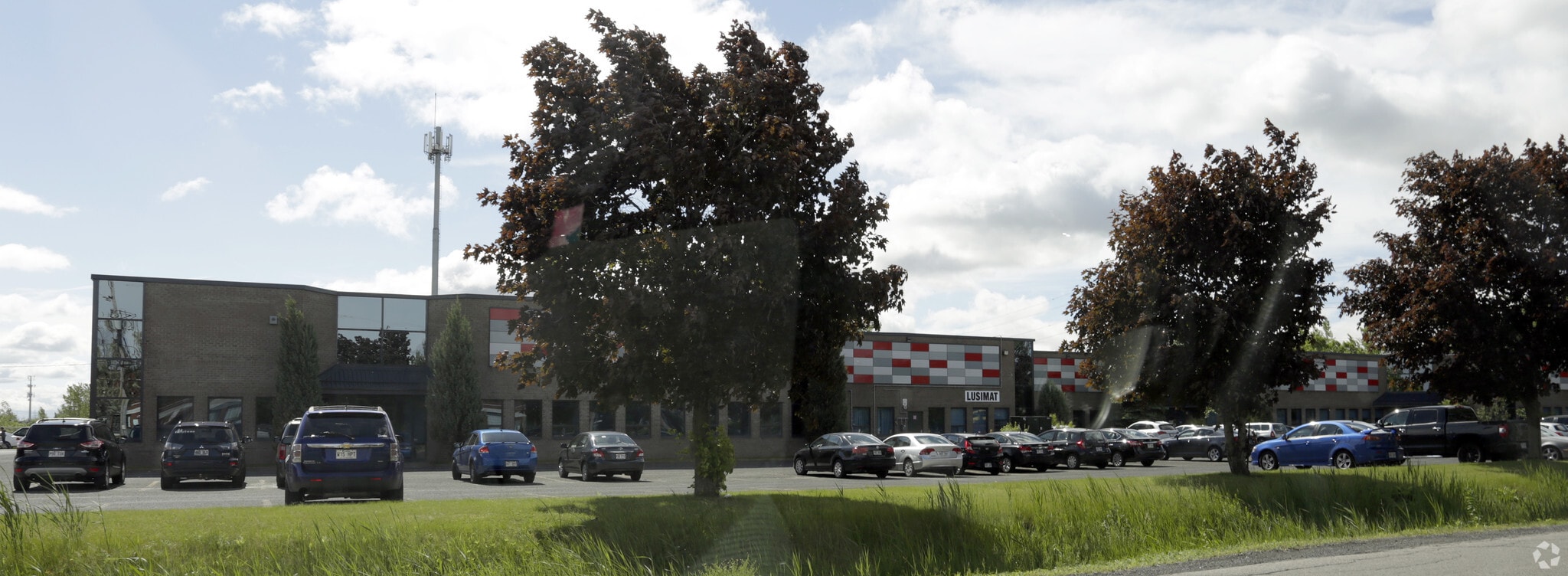 9655 Rue Ignace, Brossard, QC à louer Photo principale– Image 1 sur 6