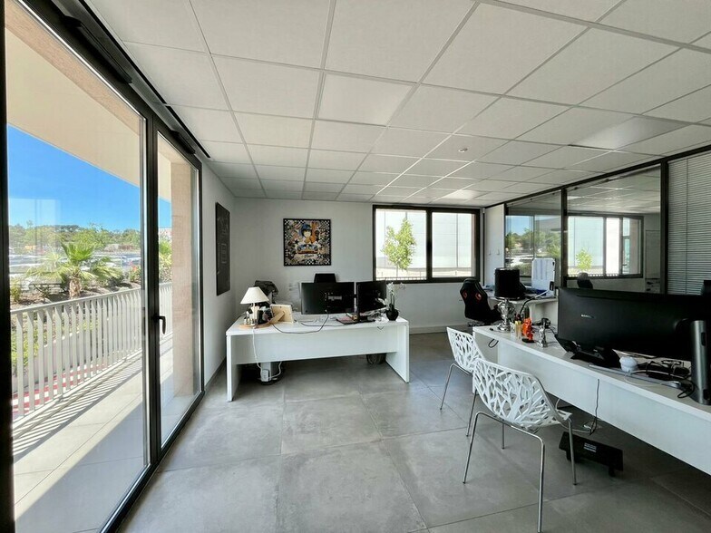 Bureau dans Fréjus à vendre - Photo intérieure – Image 2 sur 6