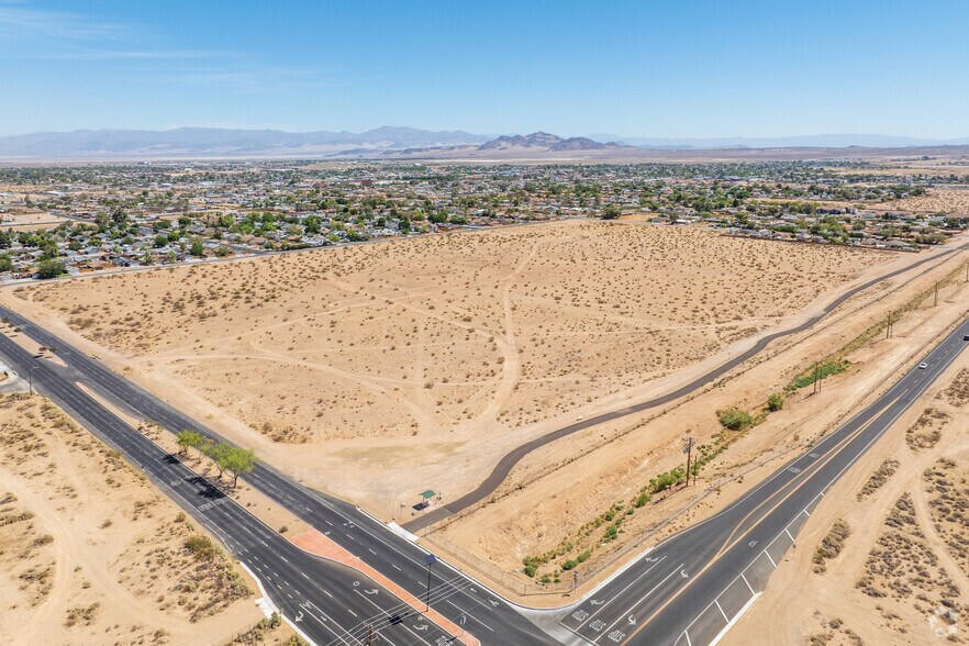 South Downs Street, Ridgecrest, CA à vendre - Photo de l’immeuble – Image 1 sur 14