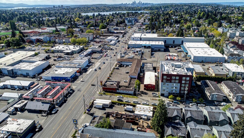 9607 Aurora Ave N, Seattle, WA à vendre - Photo de l’immeuble – Image 3 sur 3