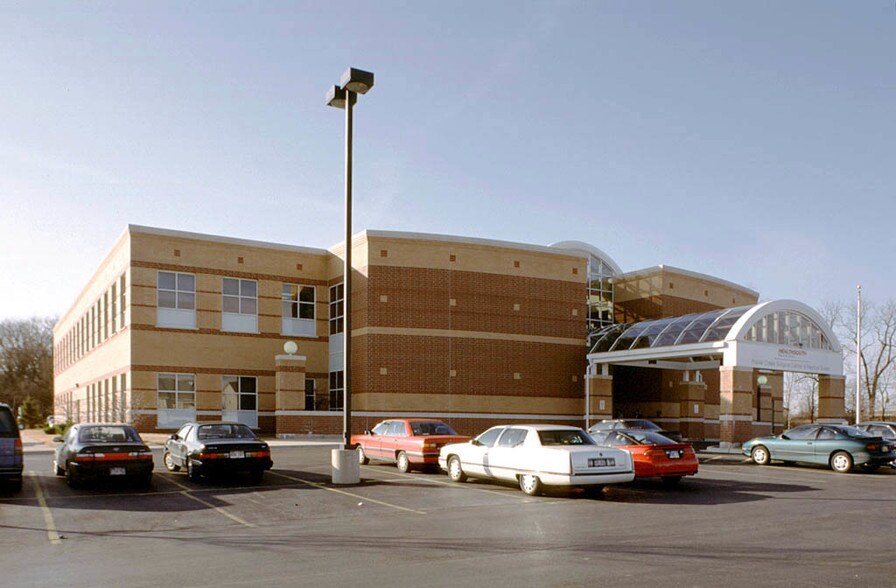 1800 W McDonough Rd, Hoffman Estates, IL à louer - Photo de l’immeuble – Image 1 sur 4