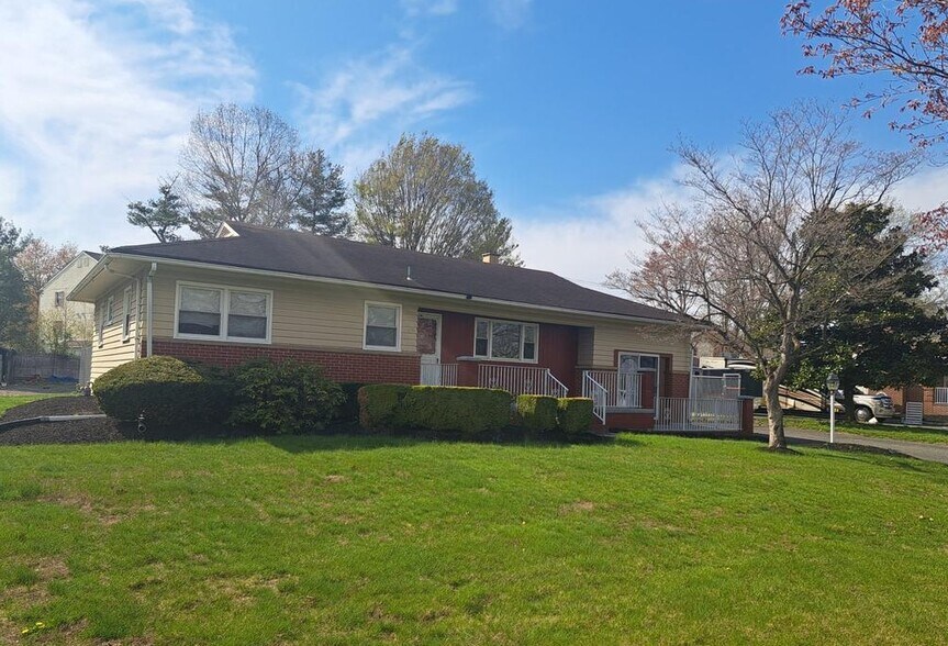 4032 Quakerbridge Rd, Trenton, NJ à vendre - Photo de l’immeuble – Image 1 sur 1