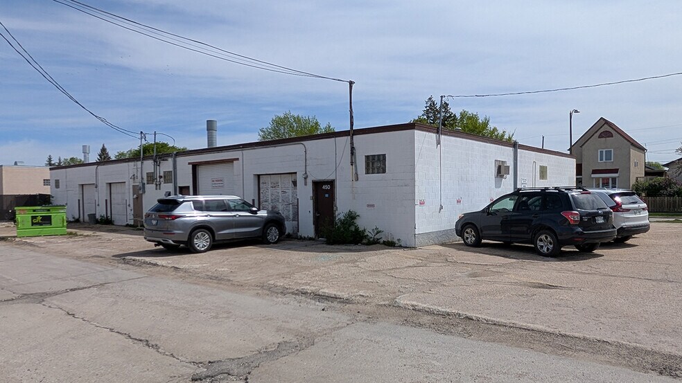 450 Brooklyn St, Winnipeg, MB à vendre - Photo de l’immeuble – Image 2 sur 2