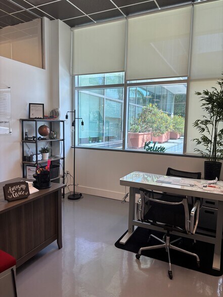 14242 Ventura Blvd, Sherman Oaks, CA à louer - Photo intérieure – Image 2 sur 11