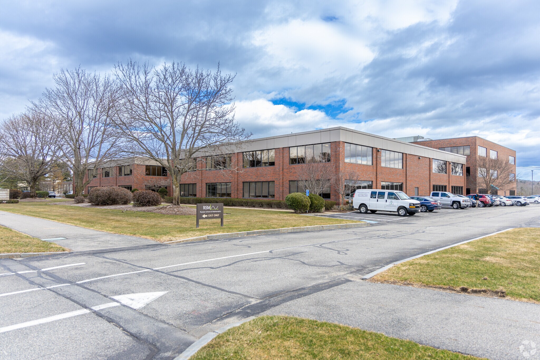 24 Hartwell Ave, Lexington, MA à louer Photo principale– Image 1 sur 7