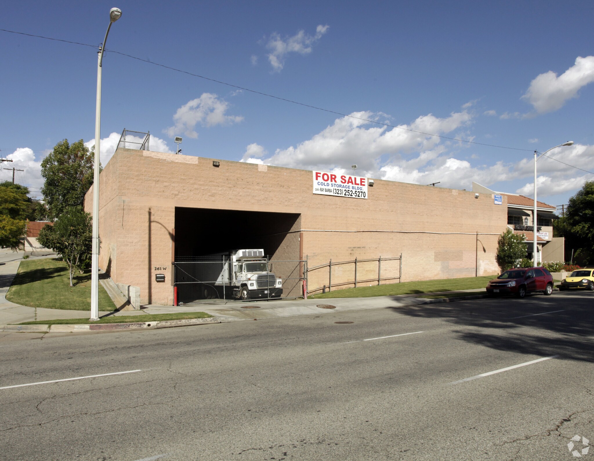 261 W Pomona Blvd, Monterey Park, CA à louer Photo principale– Image 1 sur 5