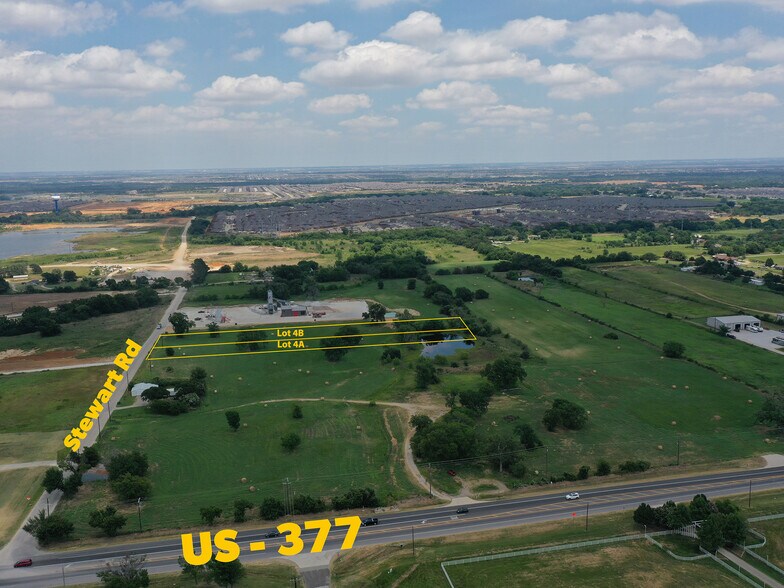 8673 Stewart Rd, Cross Roads, TX à vendre - Photo de l’immeuble – Image 2 sur 5