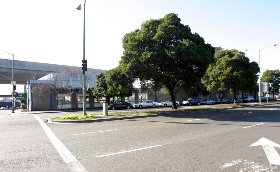 1155 7th St, Oakland, CA à louer - Photo de l’immeuble – Image 3 sur 7