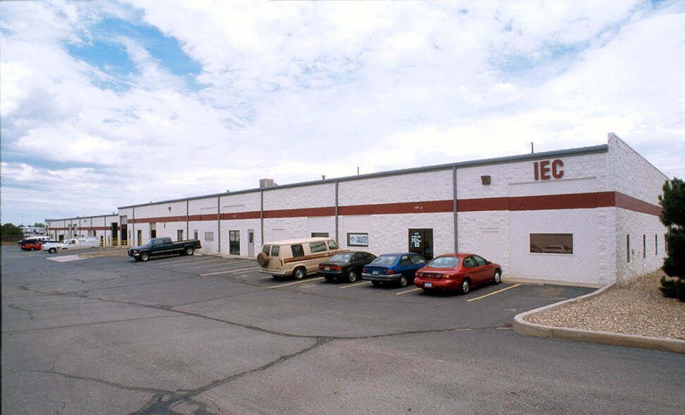 6185 E 56th Ave, Commerce City, CO à louer - Photo de l’immeuble – Image 2 sur 3