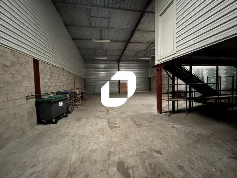 Local d’activités dans Brie-Comte-Robert à louer - Photo intérieure – Image 2 sur 7