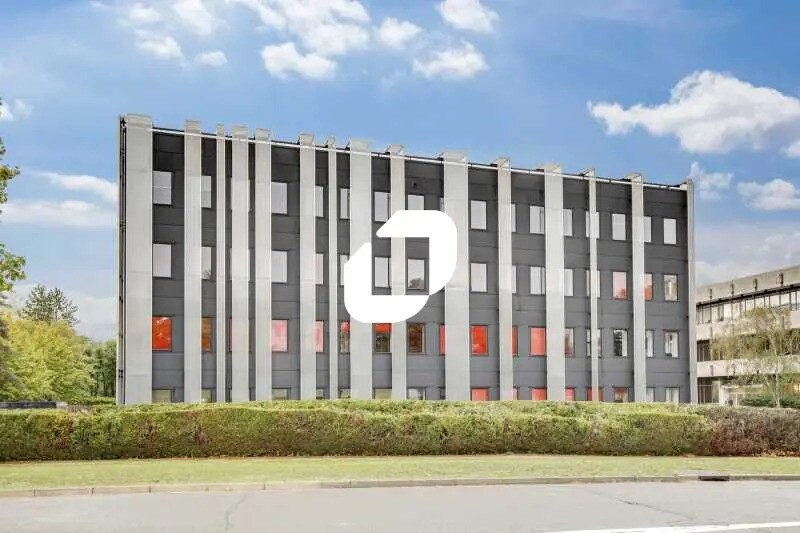 8 Square Isaac Newton, Montigny-le-Bretonneux à vendre Photo de l’immeuble– Image 1 sur 1