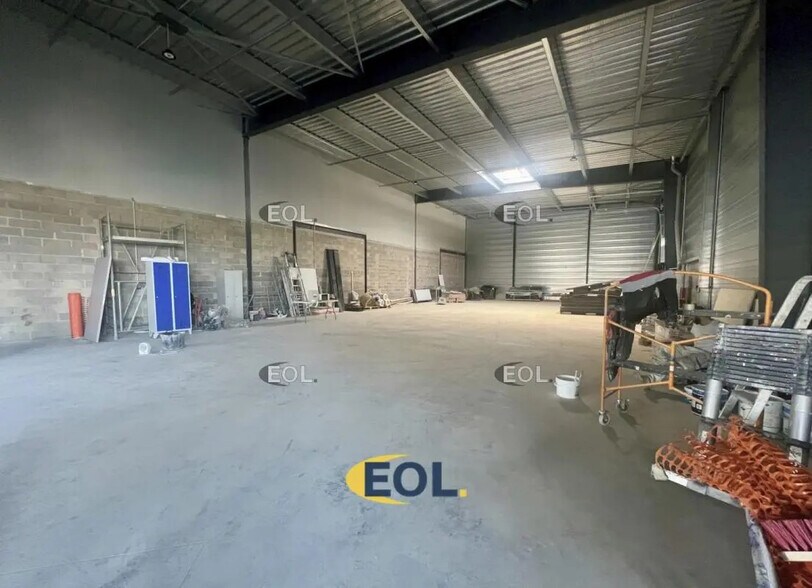 Industriel/Logistique dans Villeneuve-sous-Dammartin à louer - Photo de l’immeuble – Image 3 sur 17
