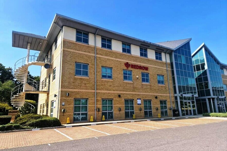Faraday Rd, Basingstoke à vendre - Photo de l’immeuble – Image 2 sur 11