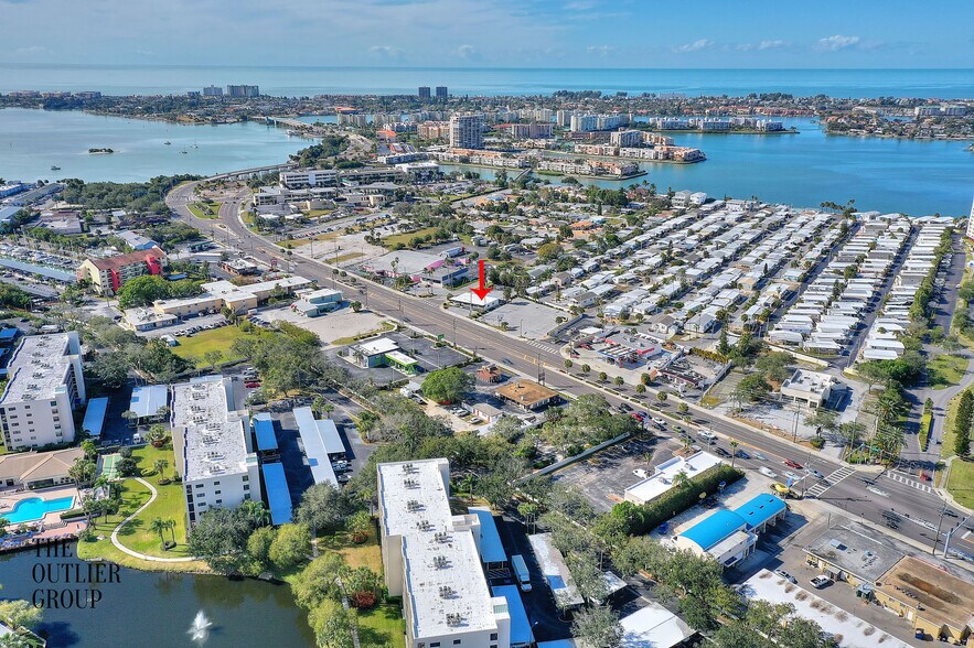 1393 Pasadena Ave S, South Pasadena, FL à louer - Photo de l’immeuble – Image 2 sur 7