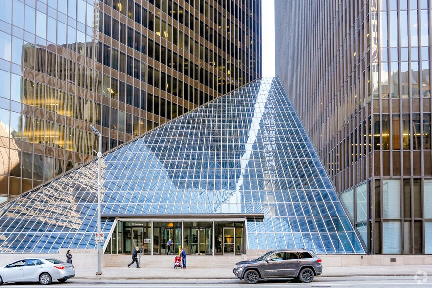 711 Louisiana St, Houston, TX à louer - Photo de l’immeuble – Image 3 sur 20