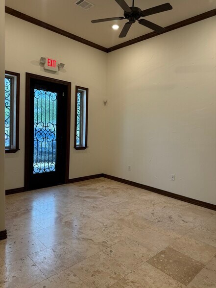 7000 Parkwood Blvd, Frisco, TX à louer - Photo intérieure – Image 2 sur 12
