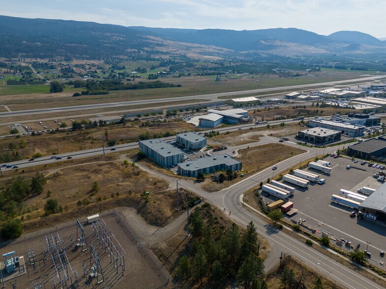 2175 Optic Crt, Kelowna, BC à louer - Photo de l’immeuble – Image 2 sur 19